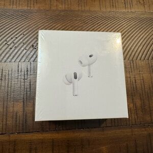 Apple White Earbud Headphones with Silicone Tips
